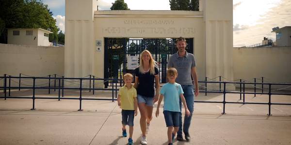 Portrait d'Hélène et ses enfants, comédiens amateurs locaux